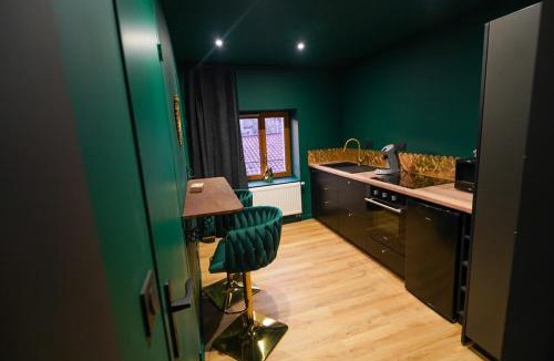La Celle-sous-Gouzon Apartment | Le Secret' - Balnéo - Romantique Room