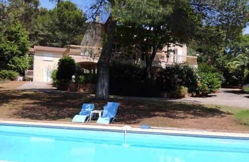Les 3 Ponts Apartment | LE TITUS: Quiet & popular place; Swimming pool, scrubland, Provence.