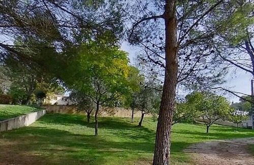 Les 3 Ponts Apartment | LE TRAJAN: Quiet & popular location; Swimming pool, garrigue, Provence.