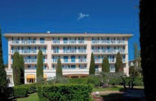 Greoux-les-Bains Apartment | Le Verdon: Air-conditioned studio facing south with a large terrace