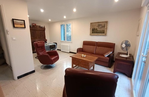 Route d'Arles Apartment | Le Welcome - Grand appartement 2 chambres et jardin