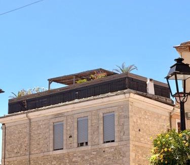 Sigean Bed & Breakfast | Les Anges de Sigean, Chambres d'hôtes de Luxe,Rooftop Panoramique avec Jacuzzi
