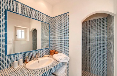 Les Baux-de-Provence Villa | Les Baux de Provence Villa Sleeps 12 Pool