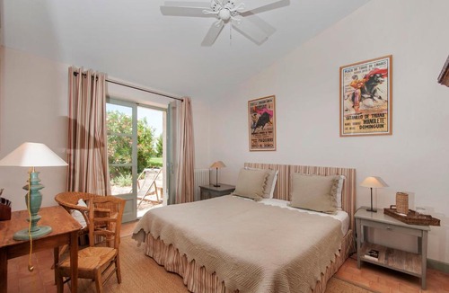 Les Baux-de-Provence Villa | Les Baux de Provence Villa Sleeps 12 Pool