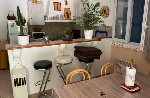 Saint-Andiol Bed & Breakfast | Les Cigales