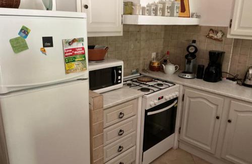 Saint-Andiol Bed & Breakfast | Les Cigales