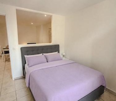 Saint-Maximin-la-Sainte-Baume Apartment | Les studios du Général - Lavande