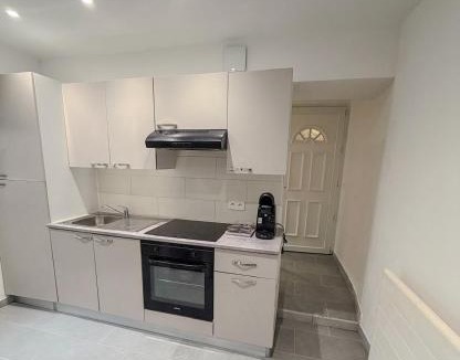 Saint-Maximin-la-Sainte-Baume Apartment | Les Studios du General Olive
