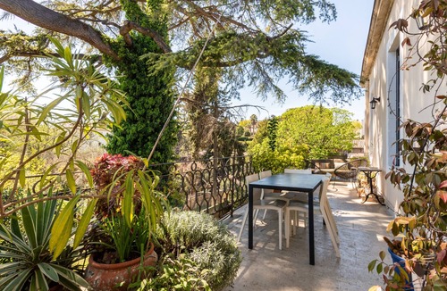 Les Arceaux Apartment | Les Jardins des Arceaux - First Concierge Service