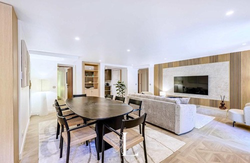 Carnot Apartment | Les Lucioles 10 - Luxury Garden Apartment 3 Bedrooms - Sleeps 8