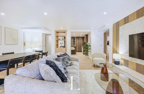 Carnot Apartment | Les Lucioles 10 - Luxury Garden Apartment 3 Bedrooms - Sleeps 8