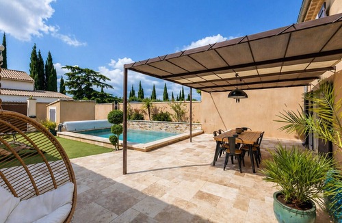 Paluds de Noves House | Les Murmures, an ideal holiday home for 6 people, with private heated pool, in the heart of Provence.