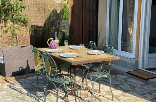 Garrigues-Sainte-Eulalie Apartment | Les OLIVETTES d'UZES à Garrigues Sainte Eulalie