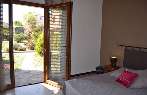Saint-Dezery Apartment | Les Olivettes - Gite Nature