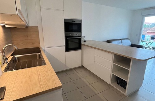 Miramas Apartment | Les Ombrelles, apartment in secure residence with elevator and garage
