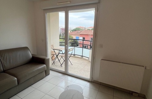 Miramas Apartment | Les Ombrelles, apartment in secure residence with elevator and garage