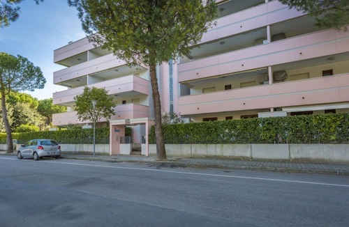 Lignano Sabbiadoro Apartment | Lignano Sabbiadoro Flat with Garage