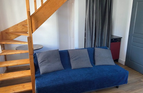 Gallargues-le-Montueux Condo | Little House