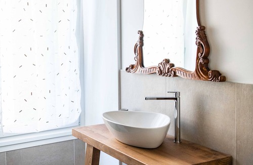 Roe Volciano Apartment | Lives