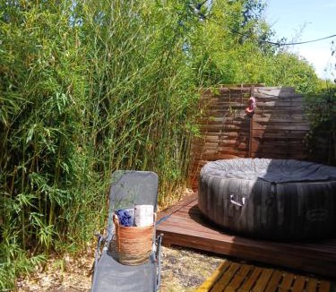 Lunel House | loft, air conditioning, garden, optional jacuzzi, barbecue