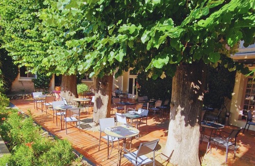 Nissan-lez-Enserune Hotel | Logis Hôtel Restaurant Résidence