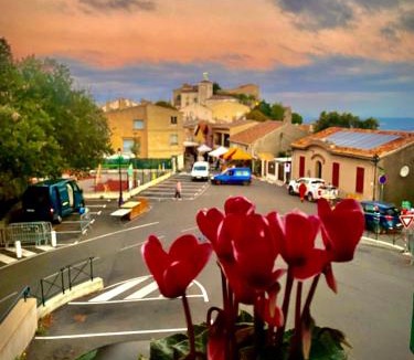 Mimet Hotel | Logis Hotel Restaurant Le Grand Puech