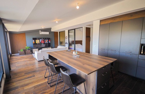 Manosque Apartment | Love Elevator - Romantic rooftop with a private elevator in the heart of Manosque