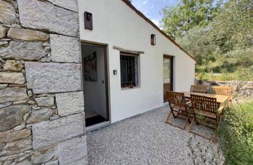 L'Escarene House | Love Room—Air-Conditioned Jacuzzi Area/Massage Table