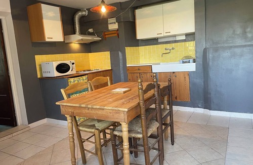 Saint-Sauveur Apartment | Lovely 2-bedroom apartment in enchanting Saint-Sauveur awaits you