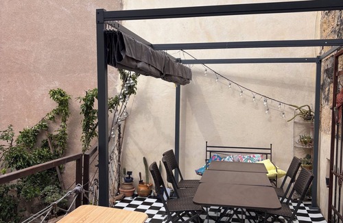 Meze House | Lovely 2-bedroom house with AC in quaint Mèze