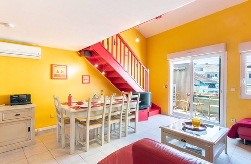 Les Lecques Apartment | Lovely apartment for 6 people with WIFI, A/C, TV, terrace, pets allowed and parking