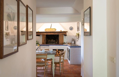 Torsoli Villa | Lovely apartment in villa for 20 people with private pool, WIFI, TV, terrace and pets allowed