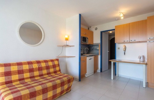 Port Cogolin Apartment | Lovely apartment for 3 people with WIFI, TV, patio and pets allowed