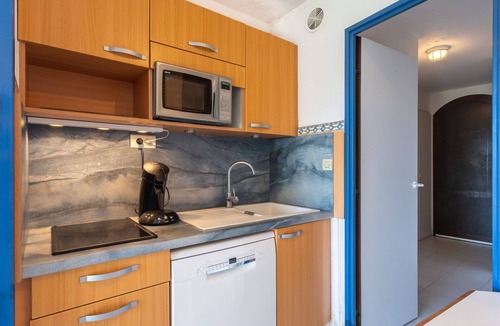 Port Cogolin Apartment | Lovely apartment for 3 people with WIFI, TV, patio and pets allowed