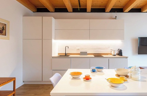 Assenza Apartment | Lovely apartment for 14 guests with WIFI, A/C, TV and balcony