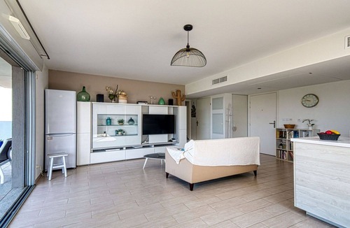 Frejus Apartment | Lovely apartment for 7 guests with A/C, WIFI, pool, TV and terrace