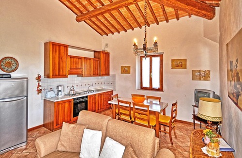 San Gimignano Apartment | Lovely apartment for 4 people with A/C, WIFI, pool, TV, terrace and panoramic view