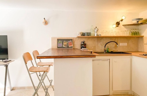 Apt House | Lovely cottage in beautiful surroundings