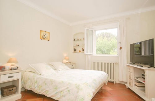 Sillans-la Cascade House | Lovely holiday home with large enclosed garden