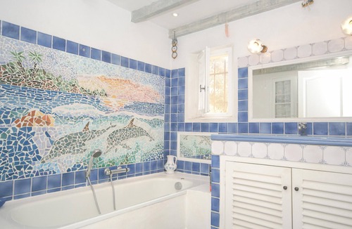 Sillans-la Cascade House | Lovely holiday home with large enclosed garden