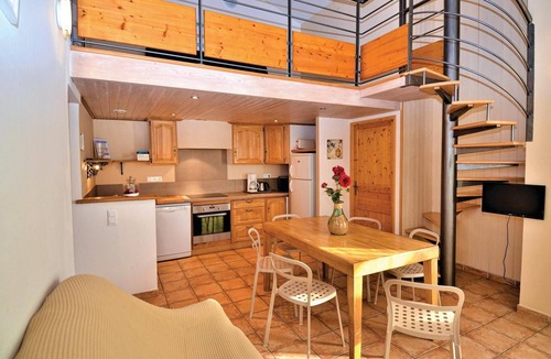 Raphele-les-Arles House | Lovely home in Raphèle-lès-Arles with WiFi