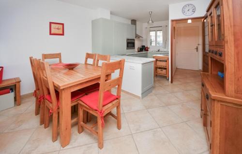 Aigues-Mortes House | Lovely Home In Aigues-Mortes With House Sea View