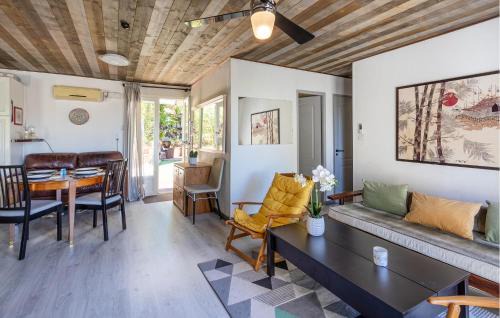 La Crau House | Lovely Home In La Crau With Swimming Pool