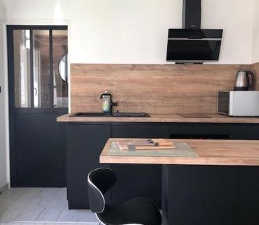 Notre-Dame-Limite Apartment | lovely studio for couples