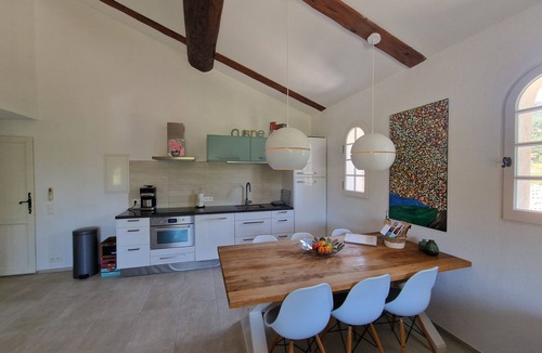Plan-de-la-Tour Apartment | Luxe Appartement met 2 Slaapkamers, Groot Terras Direct aan Zwembad La Mourre 16