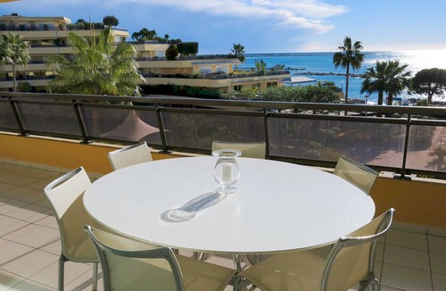 Saint-Laurent-du-Var Apartment | Luxory apartment on the beach