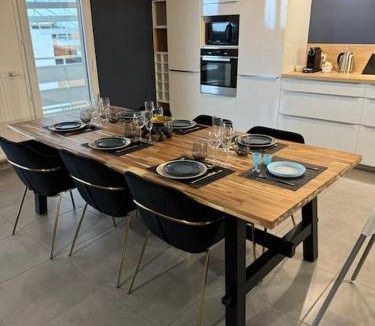 Croix-d'Argent Apartment | Luxueux 5 pc, Jacuzzi, rooftop, terrasse, clim