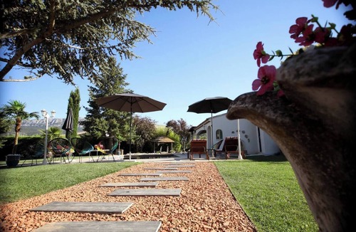 St.-Remy-de-Provence Villa | Luxurious Villa with Heated Pool and Jacuzzi in Scenic Nans-les-Pins