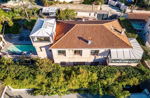 Carnot Villa | Luxurious 6 bedroom villa with pool & sauna