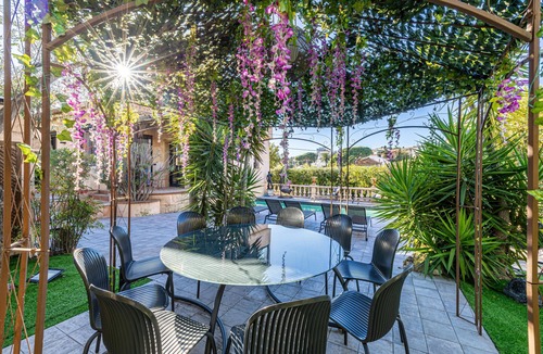 Carnot Villa | Luxurious 6 bedroom villa with pool & sauna